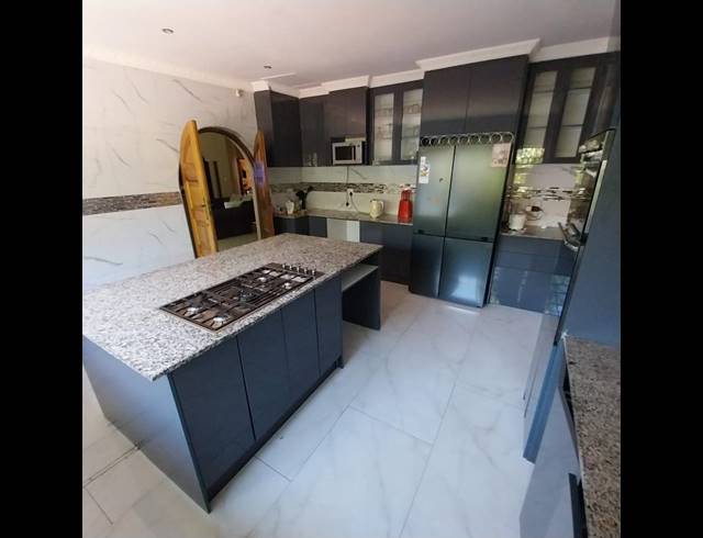 5 BEDROOM HOUSE FOR SALE IN SUNWARD PARK